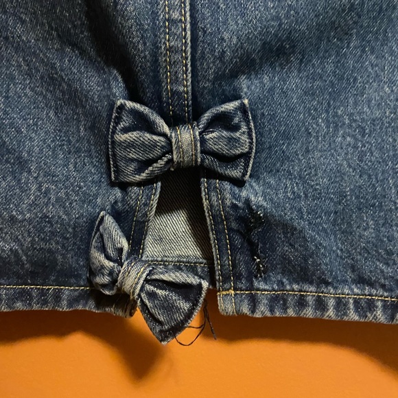 Levi’s Mom Skirt | Size 29 | Mid-thigh Jean Skirt - Picture 3 of 4